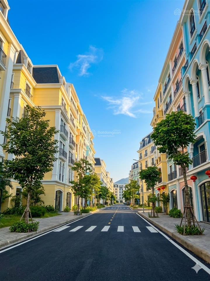 Trí đại bán gấp căn góc harbor bay  trục đường đôi  sát nhạc nước  giá chỉ 12.x tỷ.0973 670 ***