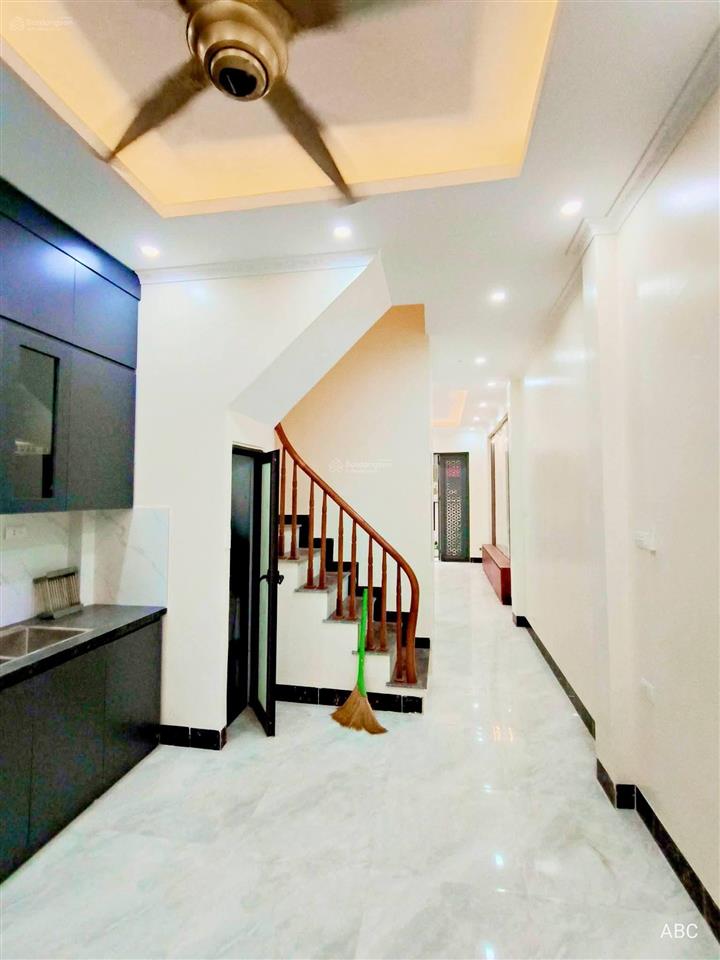 Bán nhà phú diễn  thang máy  ô tô đỗ cửa  39m2 x 5 tầng  nhà đẹp full nội thất  2 thoáng