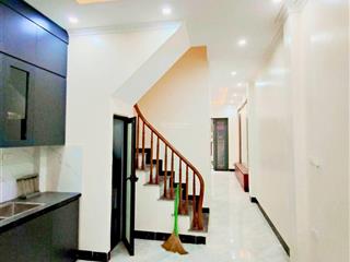 Bán nhà phú diễn  thang máy  ô tô đỗ cửa  39m2 x 5 tầng  nhà đẹp full nội thất  2 thoáng