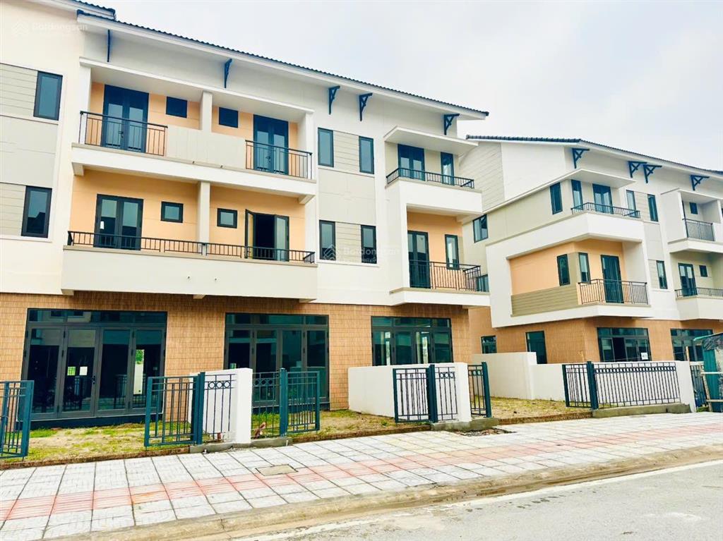 Bán căn nhà phố đang cho thuê 200 triệu 1 năm giá hàng gộp
