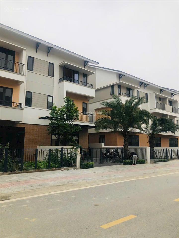 Bán căn nhà phố đang cho thuê 200 triệu 1 năm giá hàng gộp