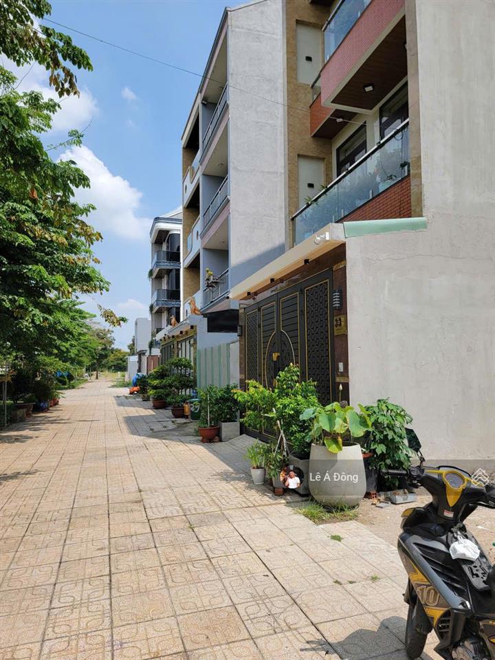 Mặt tiền kdc êm đềm dt 90m2 (5x18) vuông vức, full thổ, không lộ giới. đường thông 20m