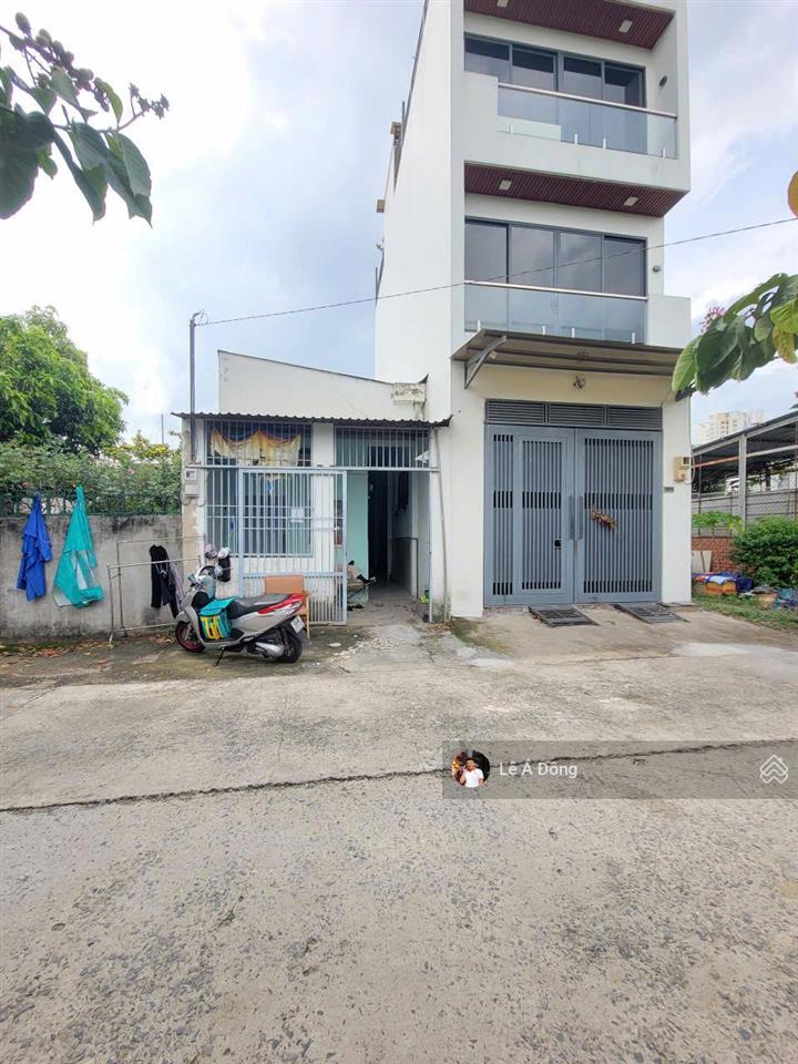 Mua là thắng. chốt là lời. nhà 4 phòng 72,2m2 full thổ cư, đang cho thuê 8tr/tháng. ngay vđ 2