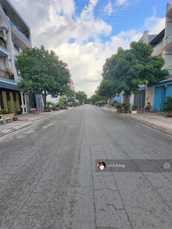 Đất mt kdc êm đềm p. linh xuân dt 90m2(5x18) vuông vức, full thổ. đường 20m, vỉa hè 2 bên