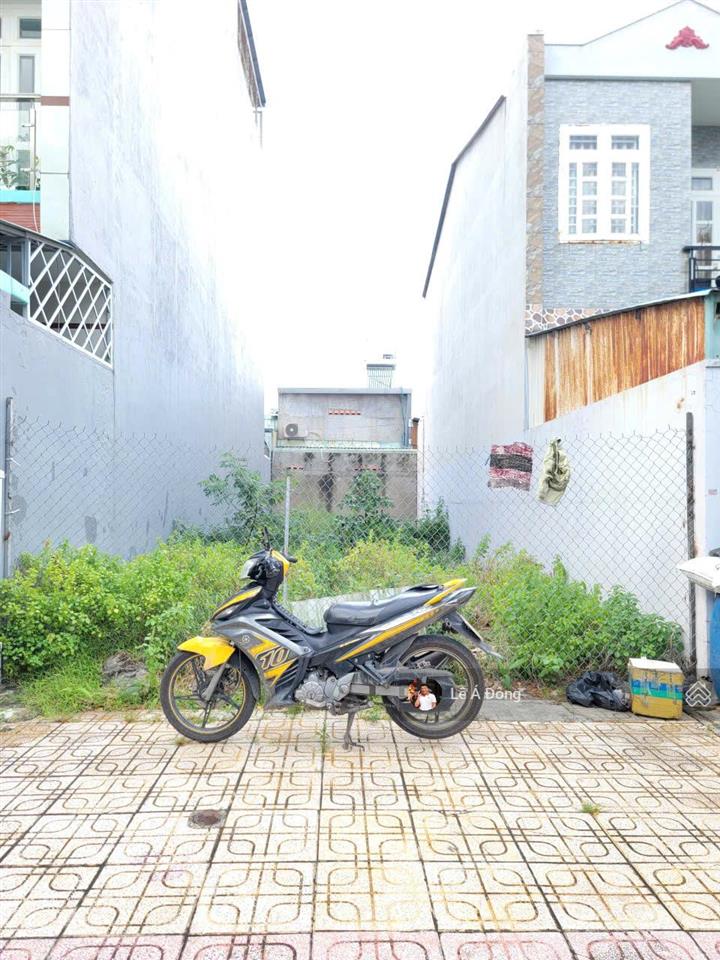 Đất mt kdc êm đềm p. linh xuân dt 90m2(5x18) vuông vức, full thổ. đường 20m, vỉa hè 2 bên