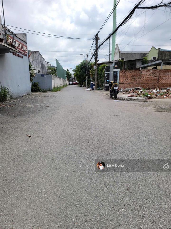 Lô góc 2 mt đường 11 trường thọ. dt 56,9m2 full thổ. đường 7m, cách vđ2 300m, đi ga metro 2 phút