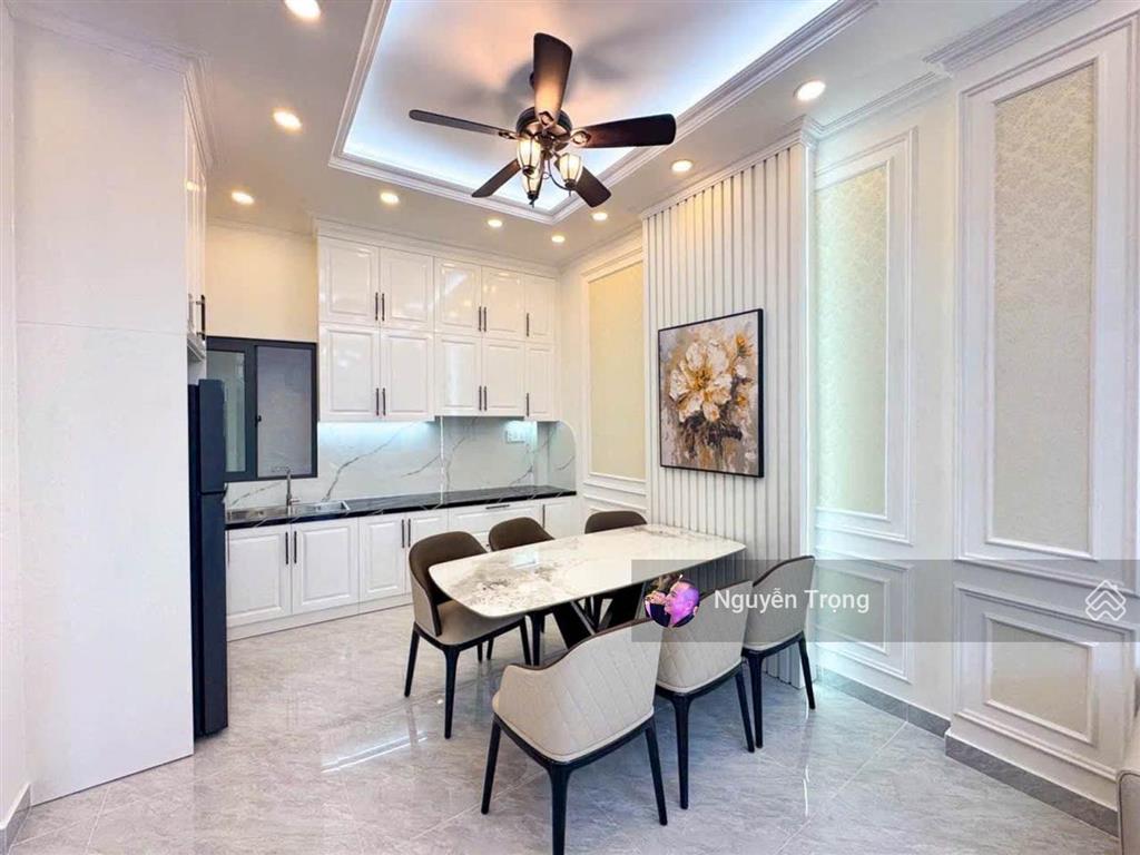Nhà mới nội thất xịn  có thang máy  kế bên phú mỹ hưng  quận 7  chỉ 7,9 tỷ