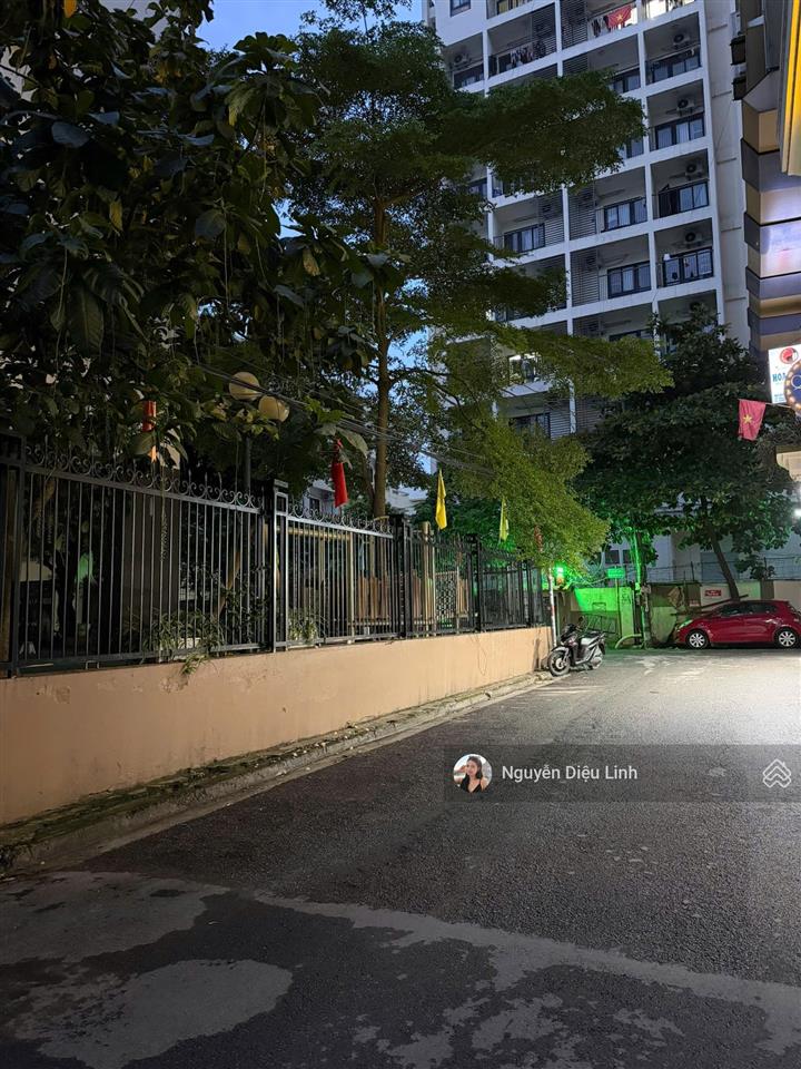 Rẻ và đẹp  phân lô trần quốc hoàn, đường nhựa ô tô tránh, 2 thoáng, nội thất gỗ lim 55m2 5 tầng