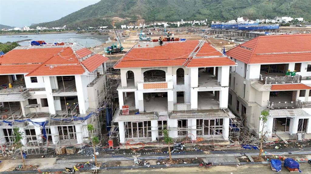 Bán biệt thự tứ lập 169m2 hướng đông nam khoáng nóng onsen charmora city nha trang, giá 18.2 tỷ