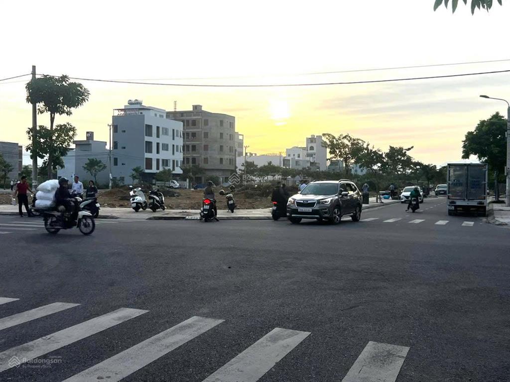 Bán đất đường lê sỹ, phường hòa xuân, quận cẩm lệ, đà nẵng, trục đường 10m5 kinh doanh sầm uất