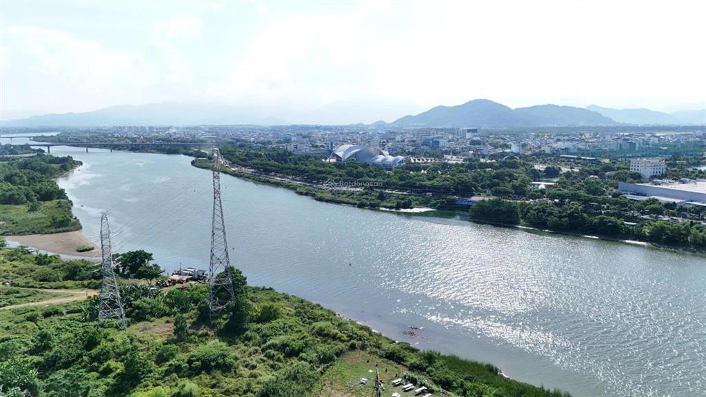 Bán penthouse có diện tích 95m2  giá 4 tỷ 5  ân hạn gốc lãi 2 năm, hỗ trợ vay 70% tại spana tower