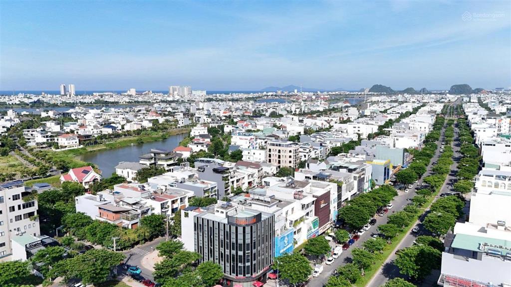 Bán penthouse có diện tích 95m2  giá 4 tỷ 5  ân hạn gốc lãi 2 năm, hỗ trợ vay 70% tại spana tower
