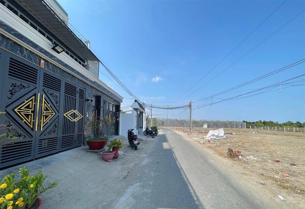 Chính chủ chuyển nhượng lô đất 150m2 mỹ lộc cần giuộc sổ hồng riêng full thổ cư giá 845 triệu
