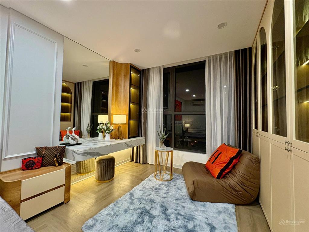 Vợ chồng tôi cần bán căn góc 99m² tại chung cư season avenue mỗ lao full nội thất view cực thoáng