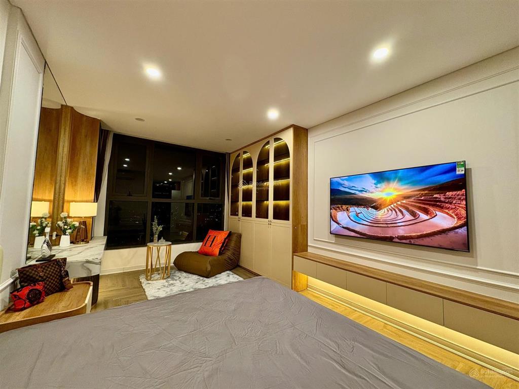 Vợ chồng tôi cần bán căn góc 99m² tại chung cư season avenue mỗ lao full nội thất view cực thoáng