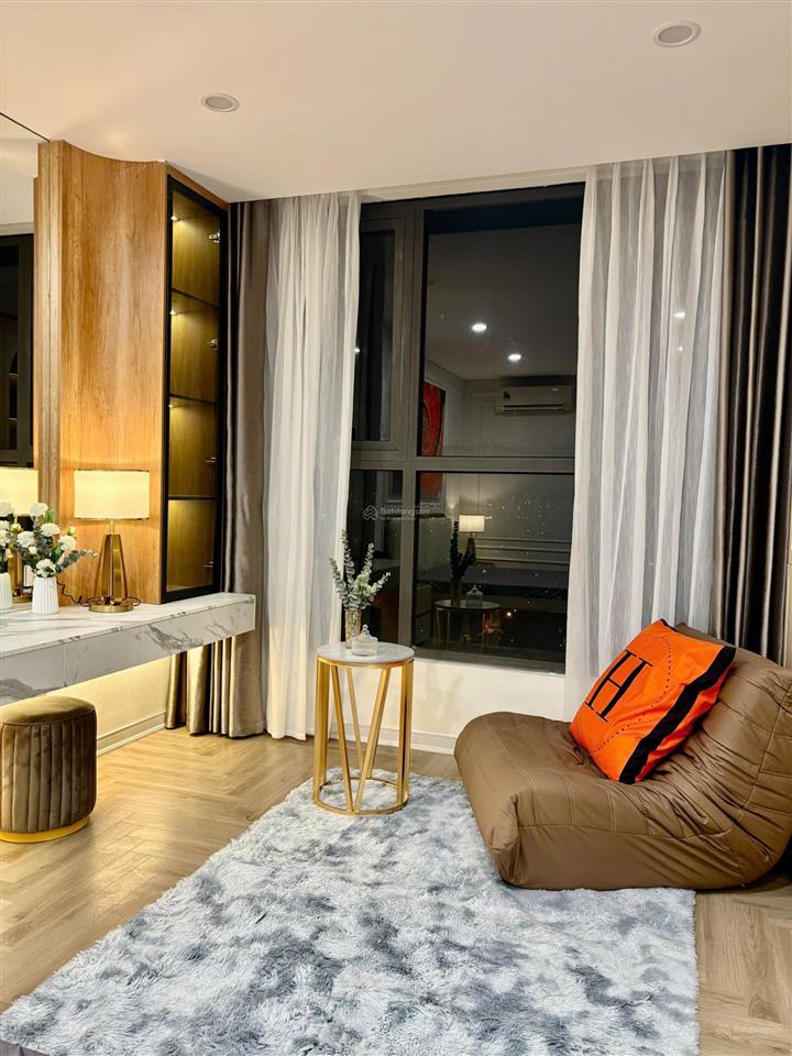 Vợ chồng tôi cần bán căn góc 99m² tại chung cư season avenue mỗ lao full nội thất view cực thoáng