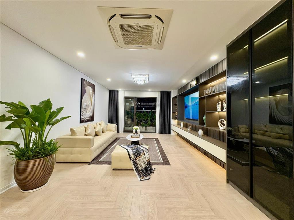 Vợ chồng tôi cần bán căn 3pn tại chung cư ecolife tây hồ view hồ tây, full nội thất, sẵn slot ô tô
