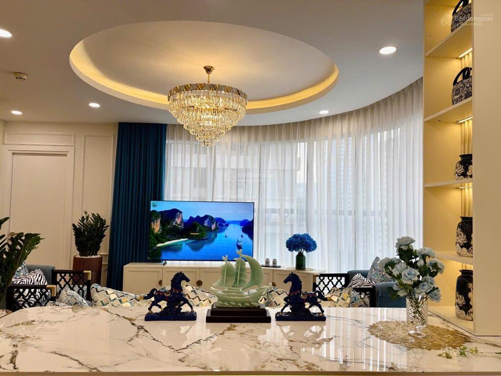 Vợ chồng tôi cần bán gấp căn 3pn full nội thất sẵn sổ đỏ tại chung cư vinhomes gardenia hàm nghi