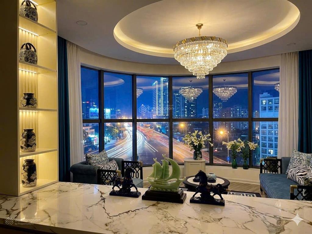 Vợ chồng tôi cần bán gấp căn 3pn full nội thất sẵn sổ đỏ tại chung cư vinhomes gardenia hàm nghi