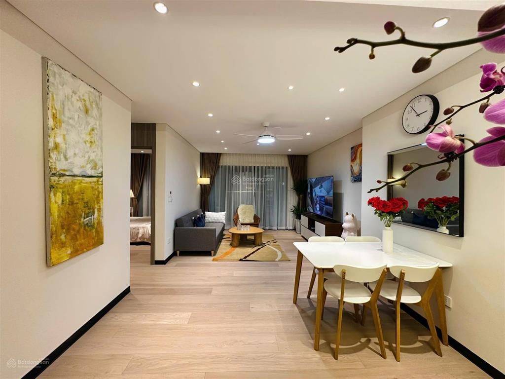 Vợ chồng tôi cần bán nhanh căn 3pn full nội thất view pháo hoa tại chung cư the zei lê đức thọ