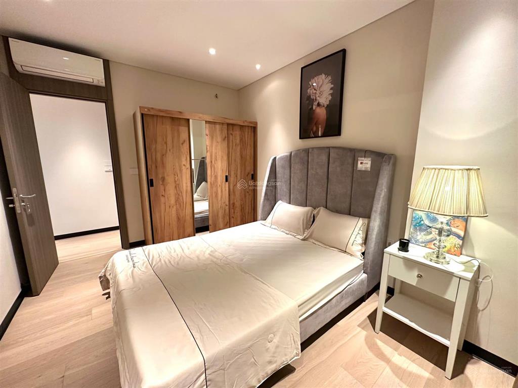 Vợ chồng tôi cần bán nhanh căn 3pn full nội thất view pháo hoa tại chung cư the zei lê đức thọ