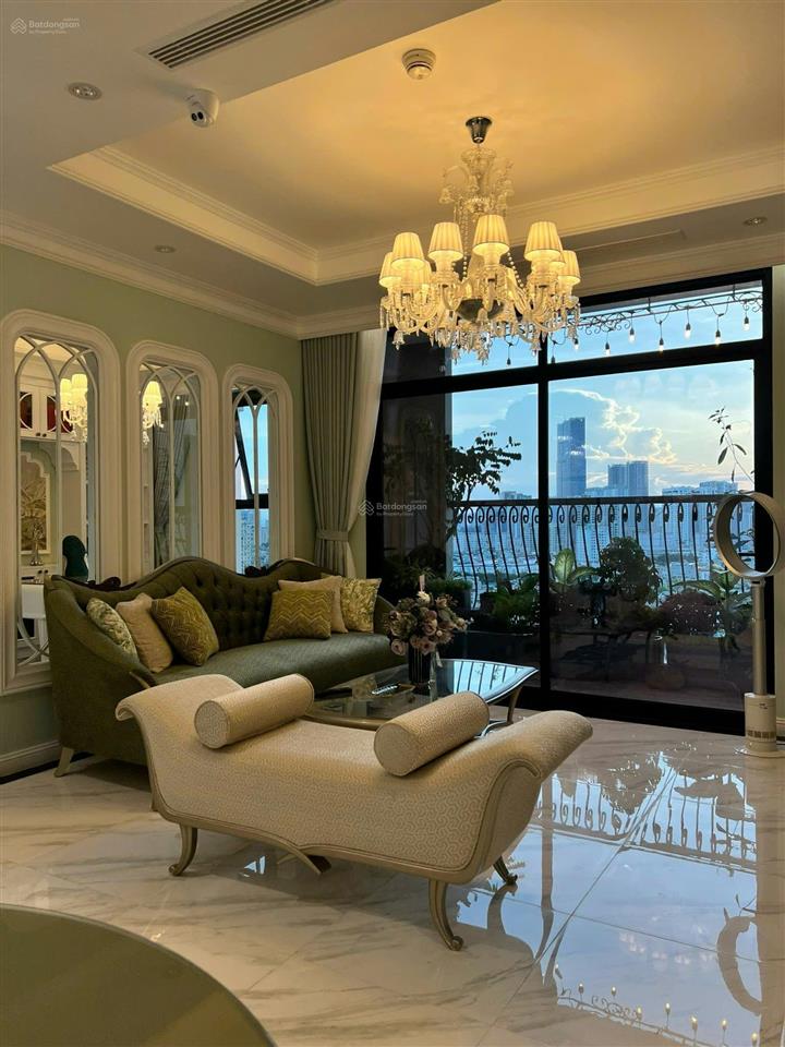 Gia đình tôi cần bán chung cư the matrix one, 3pn 2wc view hồ full nội thất, 120m giá 10.2 tỷ
