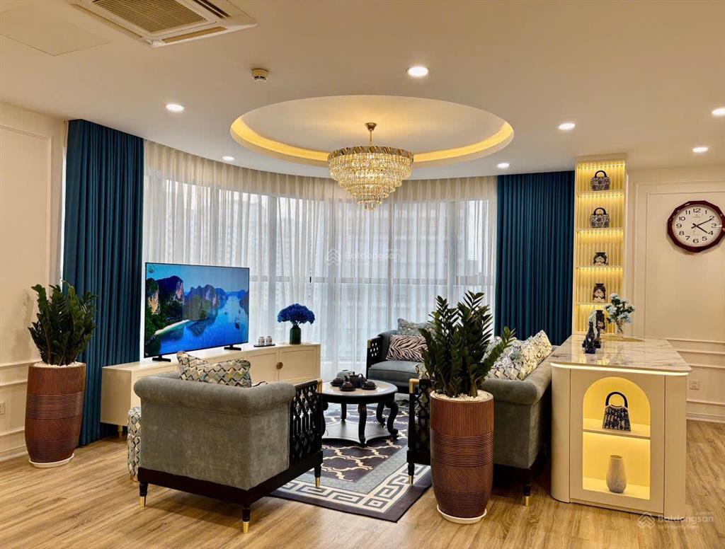 Vợ chồng tôi cần bán gấp căn 3pn full nội thất view đẹp tại chung cư ct8 the emerald có slot ô tô