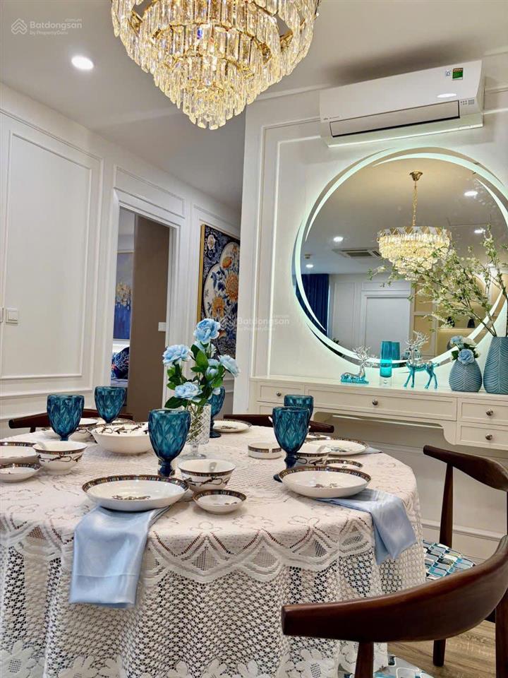 Vợ chồng tôi cần bán gấp căn 3pn full nội thất view đẹp tại chung cư ct8 the emerald có slot ô tô