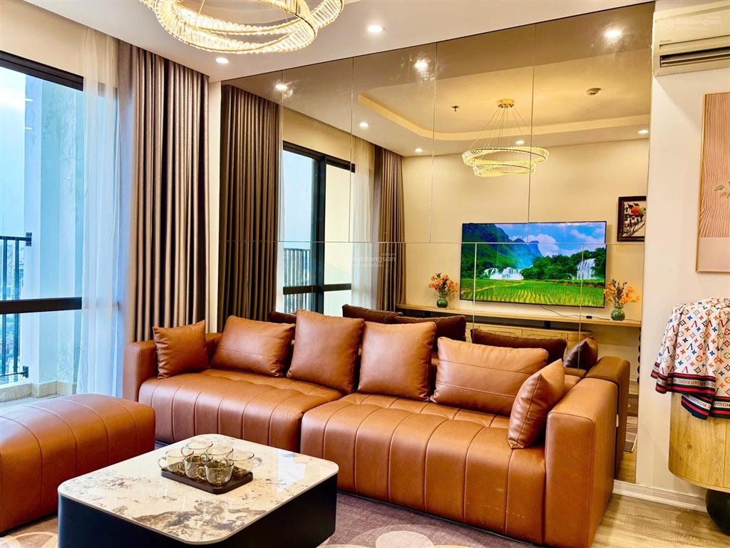 Đổi căn rộng hơn nên tôi cần bán lại căn hộ 2pn chung cư kosmo tây hồ view hồ tây có slot ô tô