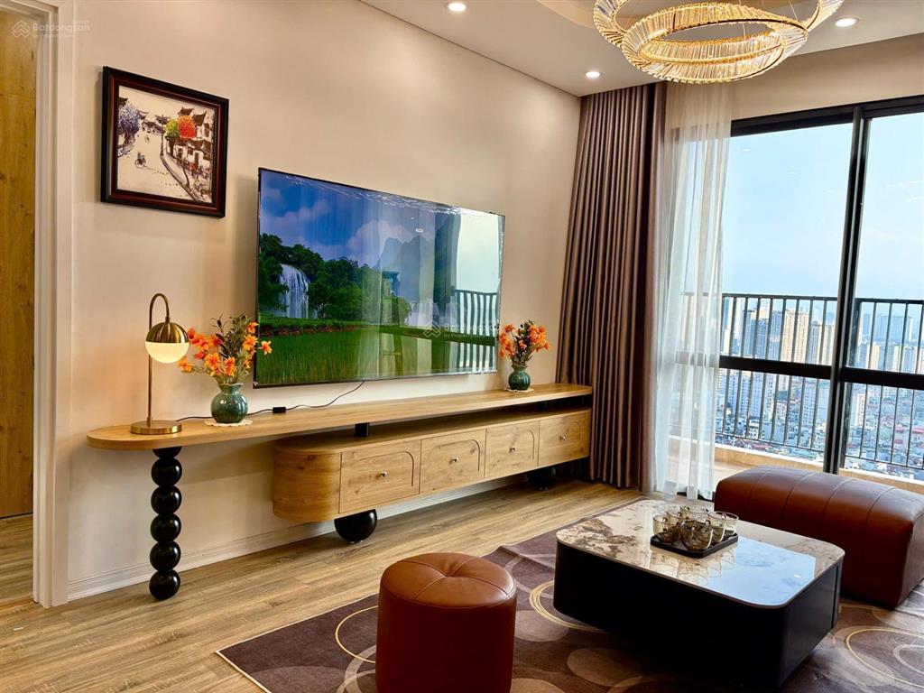 Đổi căn rộng hơn nên tôi cần bán lại căn hộ 2pn chung cư kosmo tây hồ view hồ tây có slot ô tô