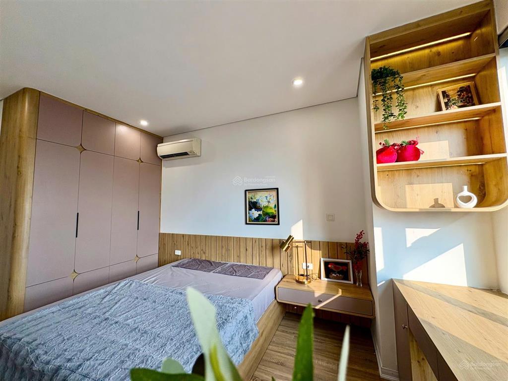 Đổi căn rộng hơn nên tôi cần bán lại căn hộ 2pn chung cư kosmo tây hồ view hồ tây có slot ô tô