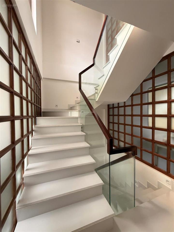 Cho thuê nhà phố zone 8  swanbay