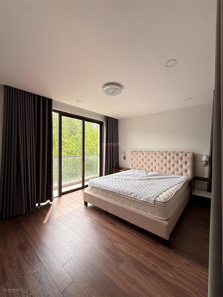 Cho thuê nhà phố zone 8  swanbay