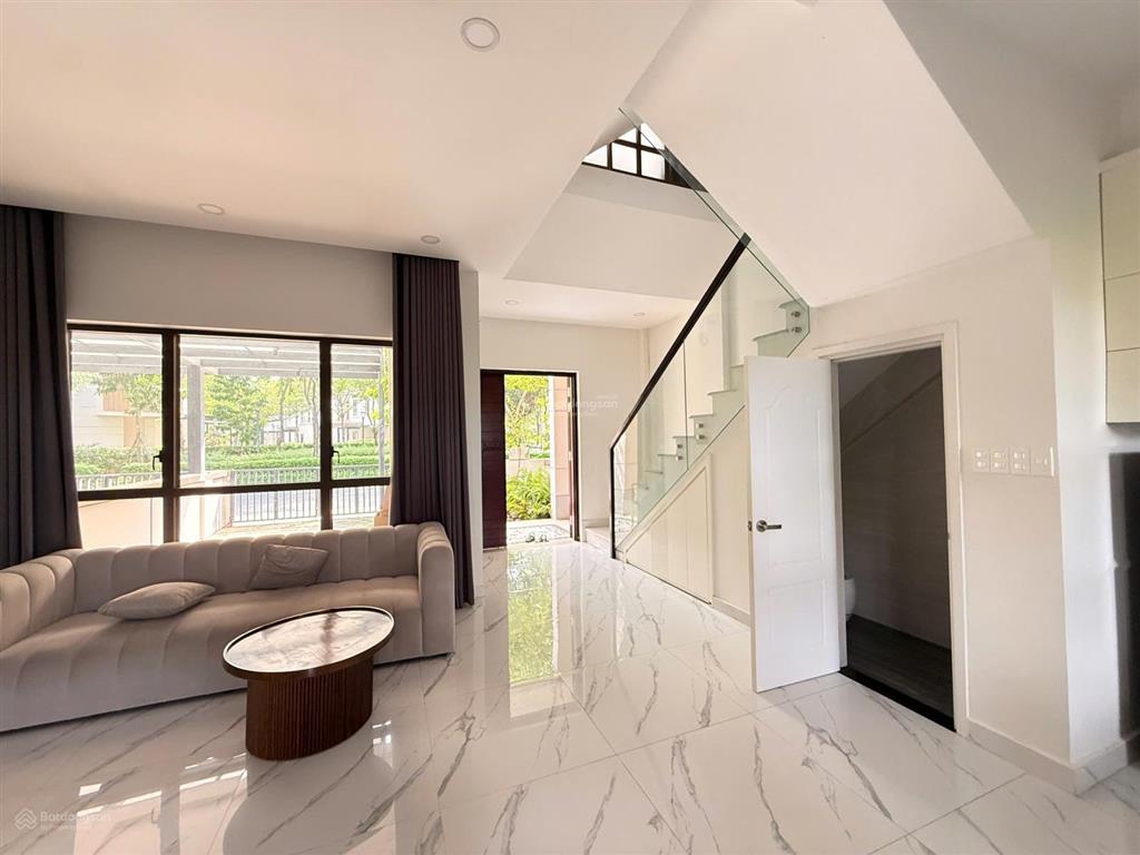 Cho thuê nhà phố zone 8  swanbay