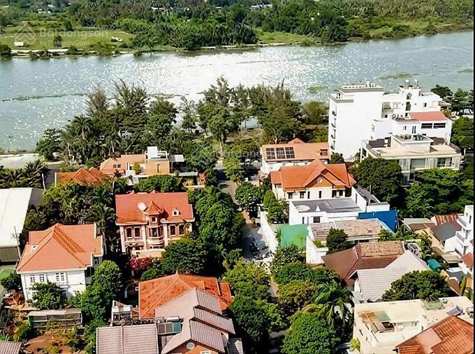 Bán biệt thự khu compound thảo điềnq2 dt 13x25.5m 3 tầnggía chỉ 105 tỷnhà đẹp lung linh