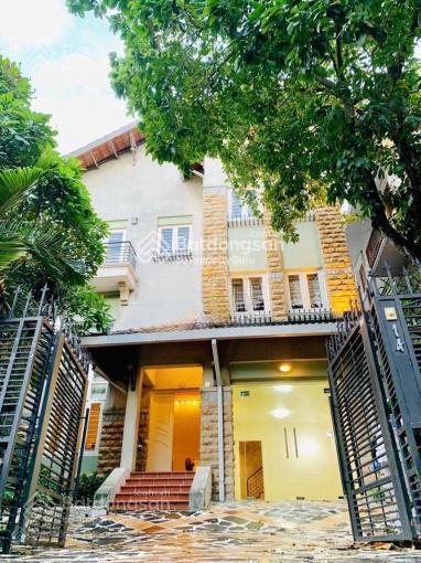 Bán biệt thự khu compound thảo điềnq2 dt 13x25.5m 3 tầnggía chỉ 105 tỷnhà đẹp lung linh