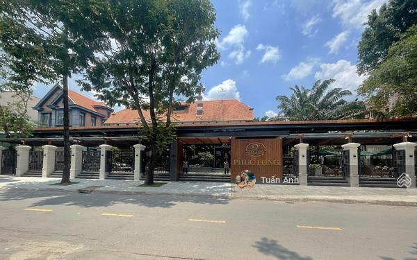Hđt 265tr/tháng  bán tòa chdv mặt tiền thảo điền, quận 2 dt 10x24m 6 tầng, xuống gía 65 tỷ, ngộp