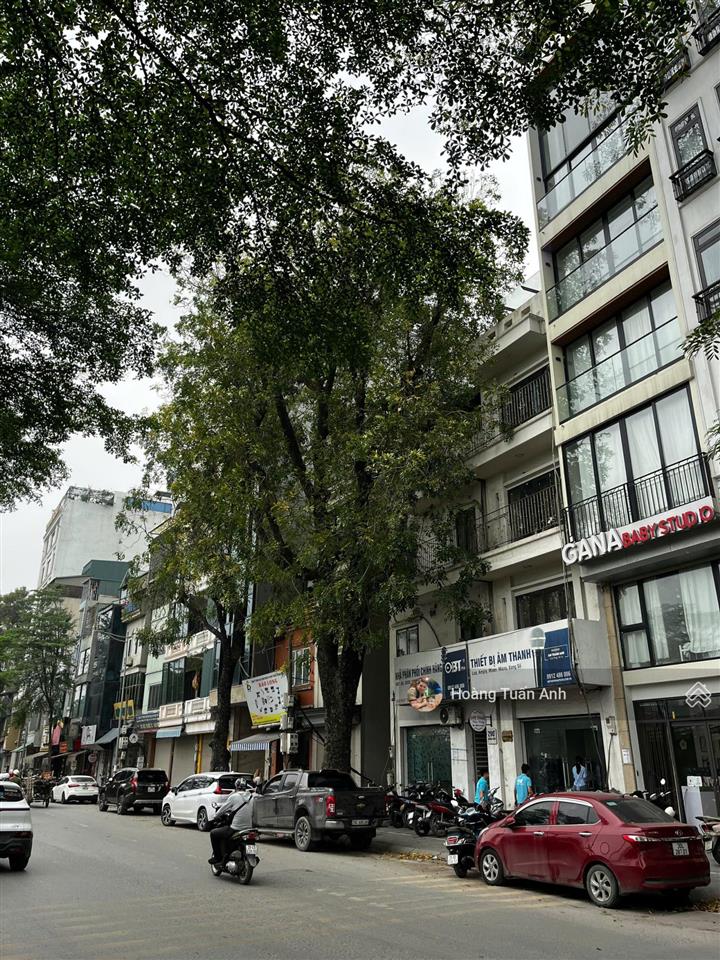 Bán tòa nhà bidv mt nguyễn thị minh khai, quận 1 18x20m, hầm 10 tầng, hđt 700tr/tháng, giá 240 tỷ