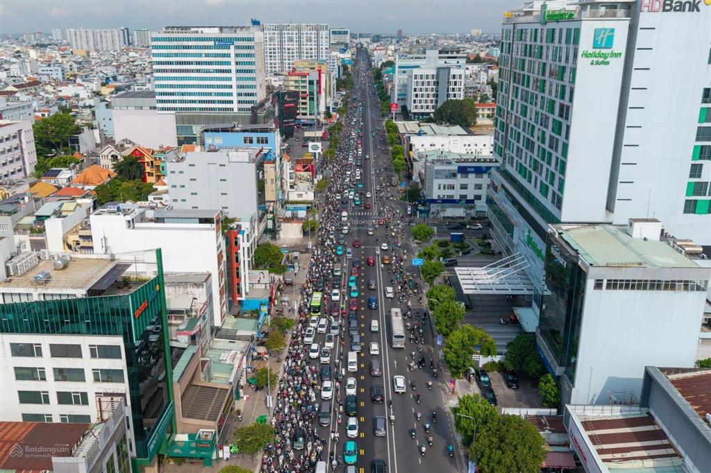 Vị trí đẹp! building 2mt cộng hòa, tân bình dt 8x30m hầm 8 tầng, hđt 275tr/tháng, giá tốt 60 tỷ tl