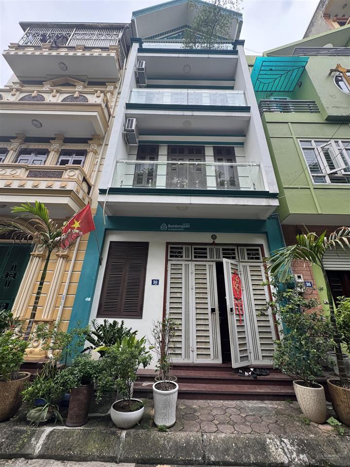 Nguyễn khánh toàn  34 tỷ  90m2/mt6m/5tầng  vỉa hè ô tô tránh  2 thoáng vĩnh viễn thông số vàng