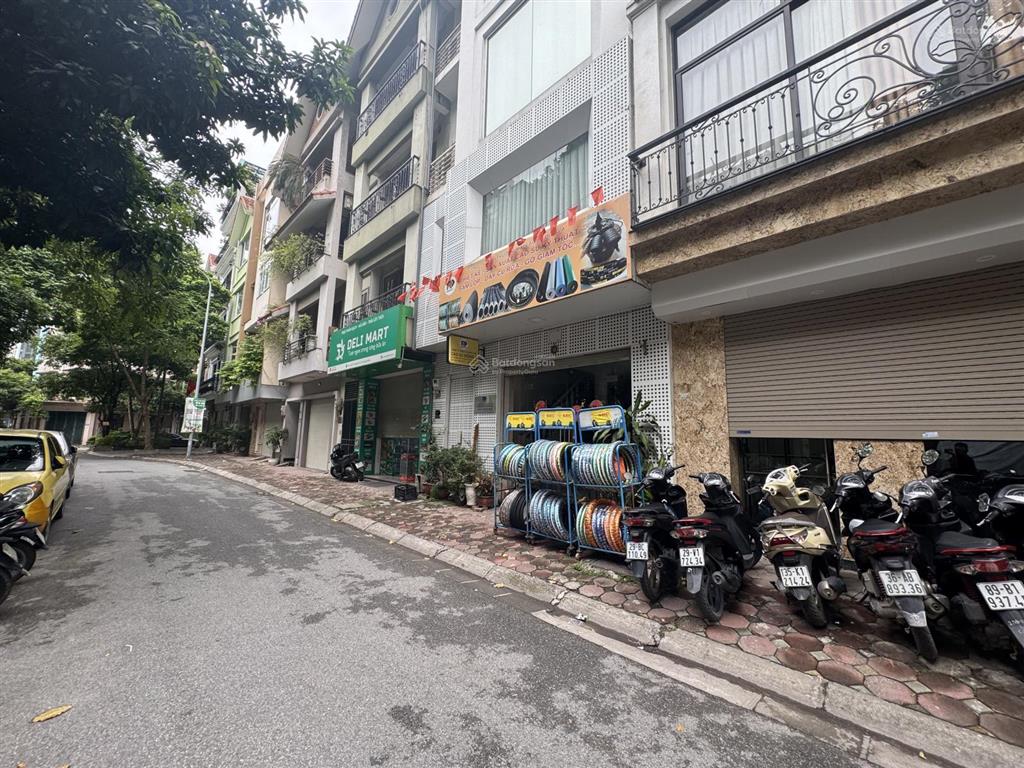 Nguyễn văn huyên 33 tỷ  90m2/mt6m/5 tầng  phân lô vỉa hè 2 ô tô tránh đỗ 24/7  2 thoáng  hiếm