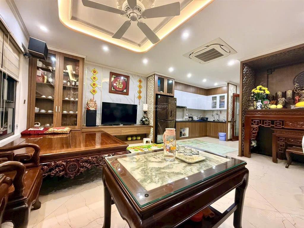 Nguyễn khánh toàn 50m2  22,5 tỷ  ô tô  6 tầng thang máy  gần phố  hàng hiếm khu vực 2 thoáng