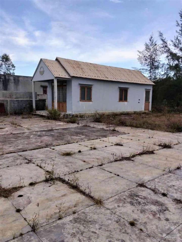 Bán nhà c4 đất 300m2 ngang 10m