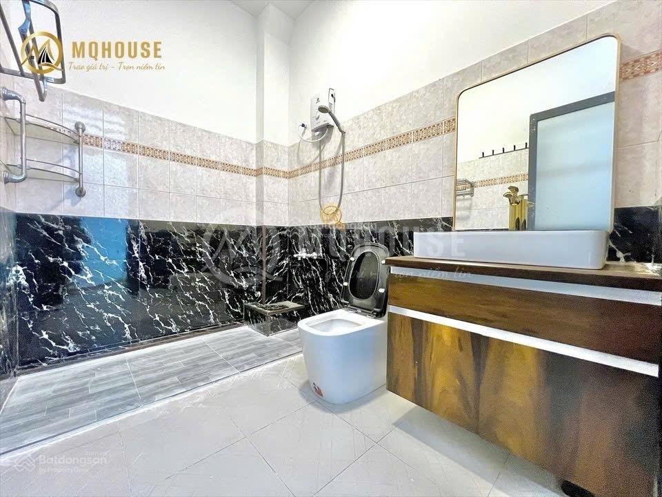 Cho thuê căn hộ 1 phòng ngủ, full nội thất, bancony, máy giặt riêng gần công viên gia định