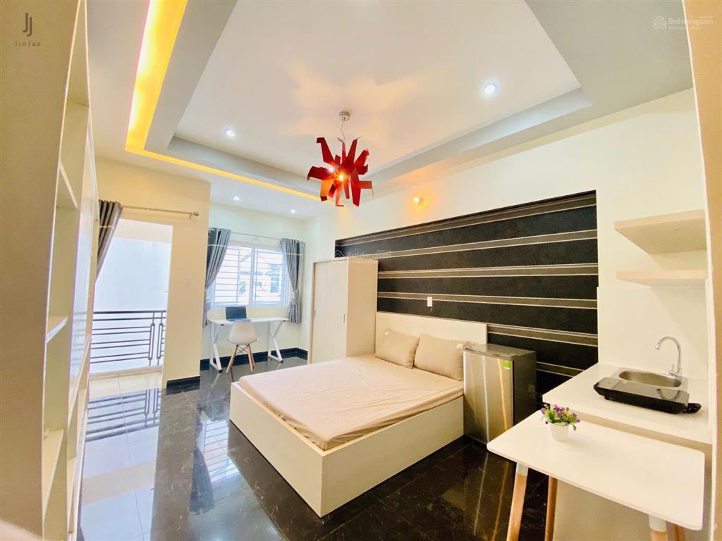 Căn hộ studio ban công, full nội thất, thang máy gần chợ cây quéo