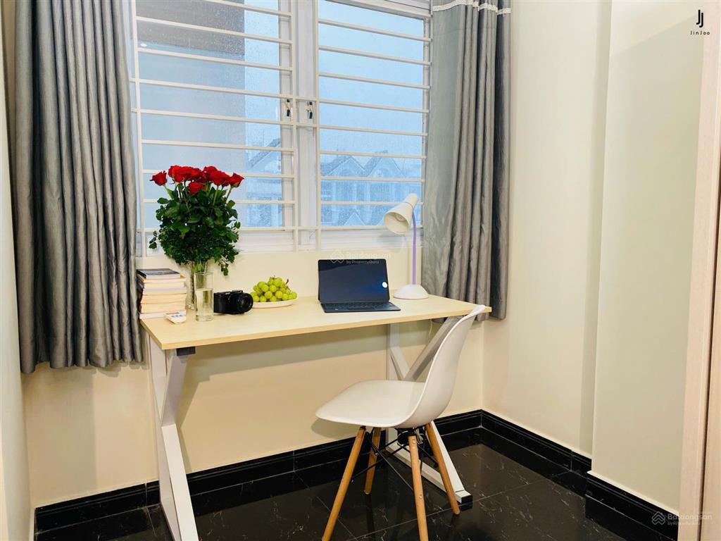 Căn hộ studio ban công, full nội thất, thang máy gần chợ cây quéo