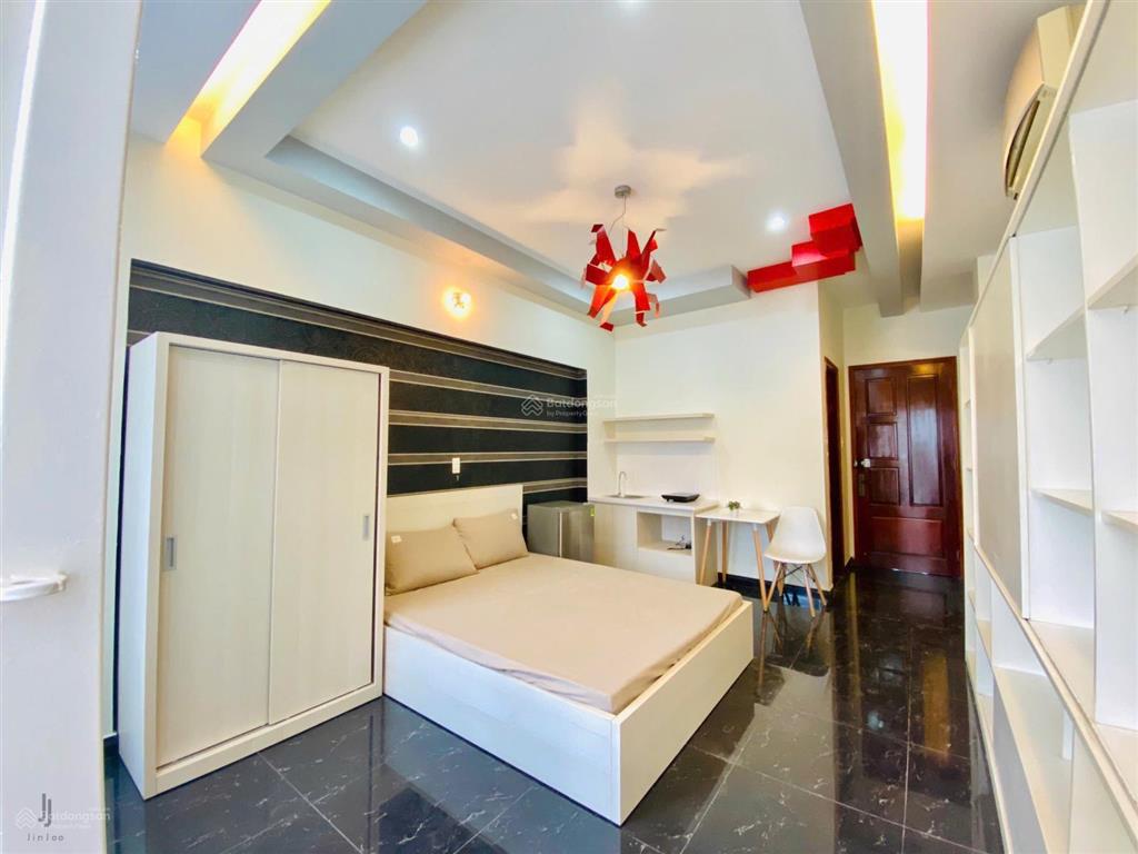 Căn hộ studio ban công, full nội thất, thang máy gần chợ cây quéo