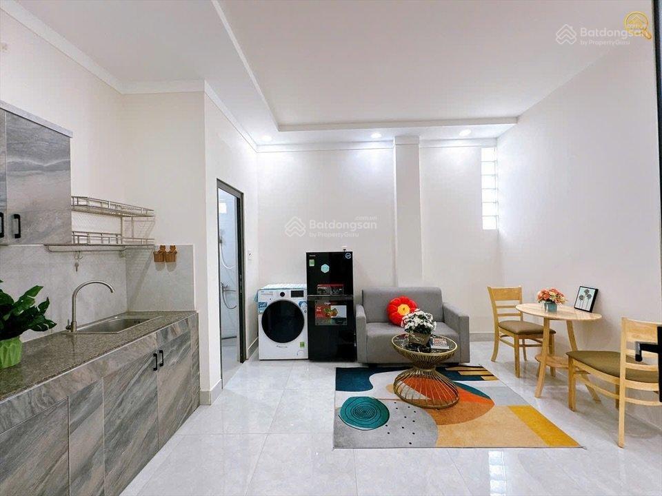 Căn hộ 1 phòng ngủ, 1 phòng khách rộng, full nội thất, thang máy tại phú nhuận
