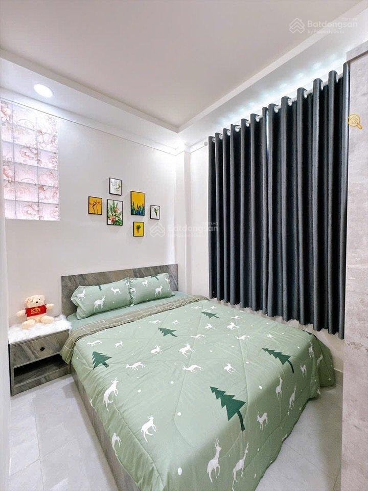 Căn hộ 1 phòng ngủ, 1 phòng khách rộng, full nội thất, thang máy tại phú nhuận