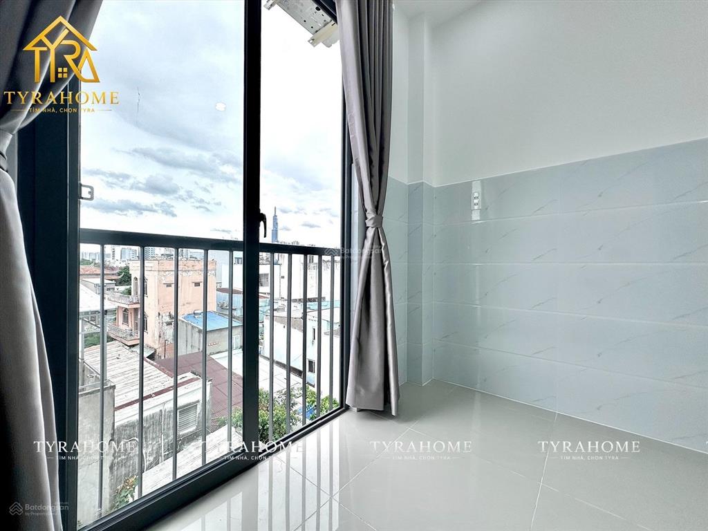 Nhà mới, miễn phí 1 tháng tiền nhà, thang máy mới, ban công thoáng mát tại bình thạnh